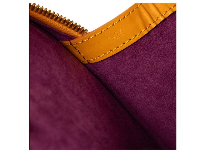 Borsa a tracolla Louis Vuitton Epi Lussac gialla Giallo - vista 6