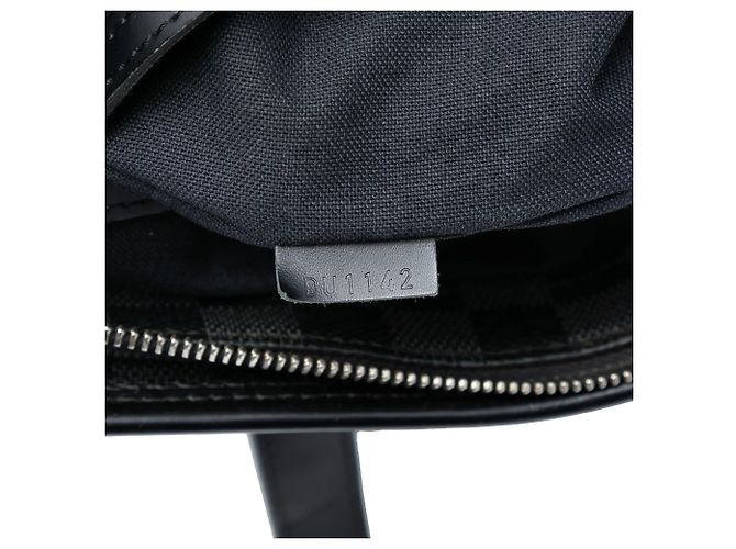 Borsa Louis Vuitton Damier Graphite Tadao PM nera Nero - vista 6
