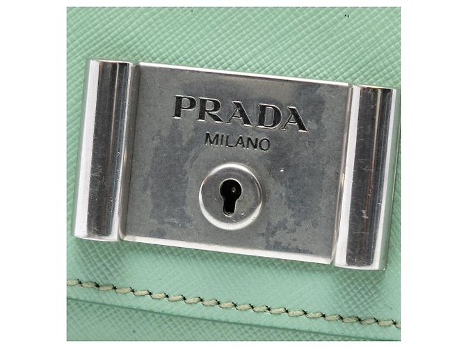 Borsa a tracolla con patta Prada Saffiano Lux Chain Lock verde - vista 5