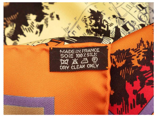 Hermès Sciarpa in seta stampata con motivo 'Orgauphone et Autres Mecaniques', Arancione & Multicolor - vista 3