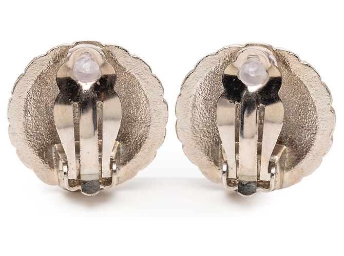 Orecchini a clip Chanel CC argentati placcati in argento - vista 2