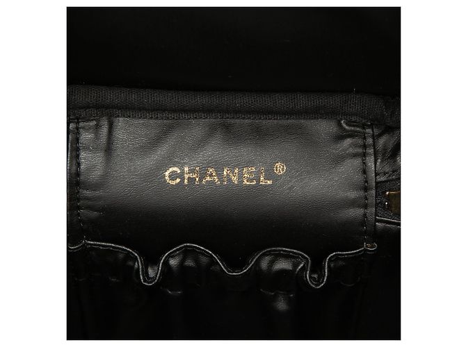 Black Chanel CC Caviar Vanity Case - view 5