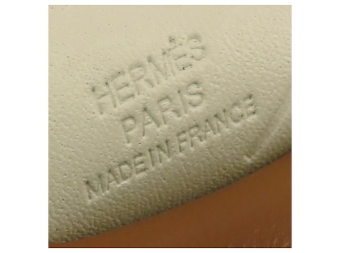Charm per borsa Hermès Milo in agnello marrone e Swift Grigri Rodeo Pegase Portachiavi PM - vista 3
