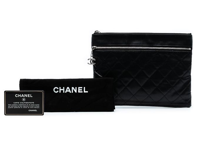 Clutch Multi Zip in agnello trapuntato Small CC nero Chanel - vista 8