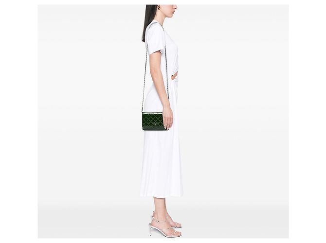Wallet On Chain Borsa a tracolla con catena Chanel CC trapuntata in vernice verde - vista 6
