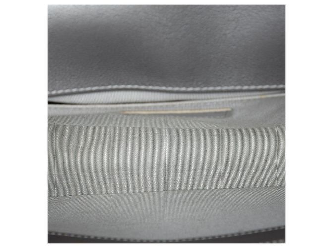 Borsa a tracolla Chanel Old Medium Quilted Metallic Caviar Boy Flap argento - vista 4