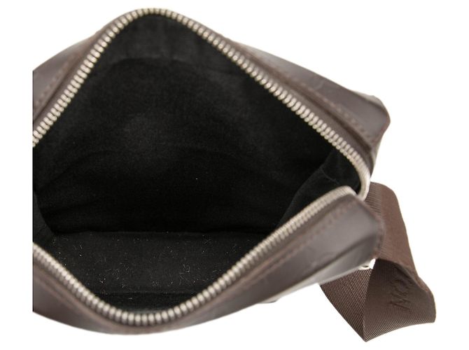 Borsa a tracolla Louis Vuitton Monogram Glace Bobby marrone - vista 4