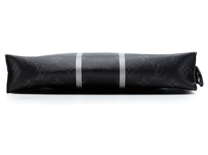 Pochette Voyage MM Fujiwara Monogram Eclipse Flash nera Louis Vuitton Clutch Bag Nero - vista 3
