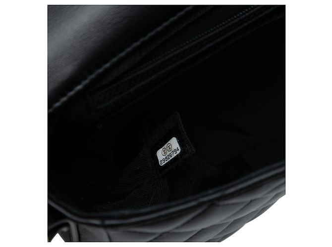Borsa a tracolla Chanel Flap in pelle di vitello trapuntata nera Nero - vista 6