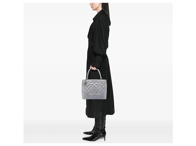 Tote Chanel Caviar Medallion Grigio - vista 7
