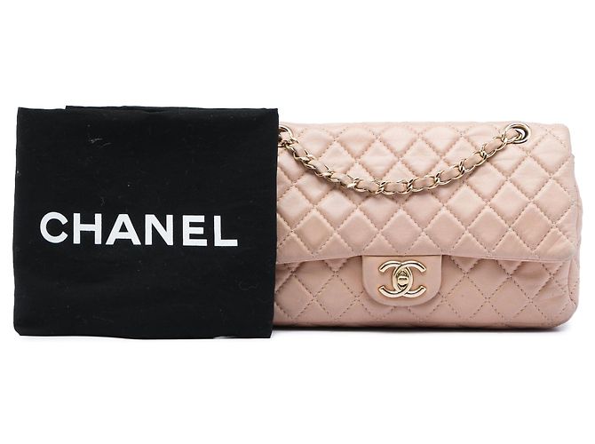 Borsa a tracolla Chanel Medium Classic Lambskin Double Flap color Tan Cammello - vista 6