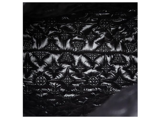 Borsa Black Louis Vuitton Yayoi Kusama Monogram Lockit Vertical Dots Infinity MM Nero - vista 4
