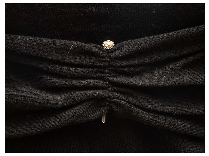 Valentino Garavani Schwarzer Valentino Pullover aus Virgin Wool mit U-Boot-Ausschnitt Größe US S - Ansicht 4
