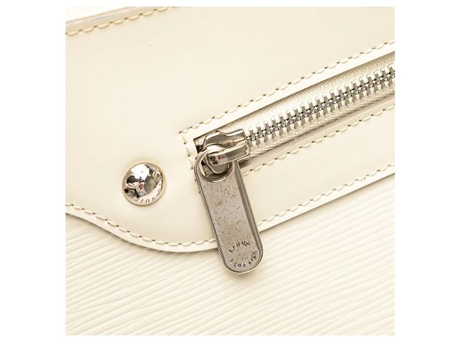 Borsa a tracolla Louis Vuitton Epi Turenne GM bianca Bianco - vista 7