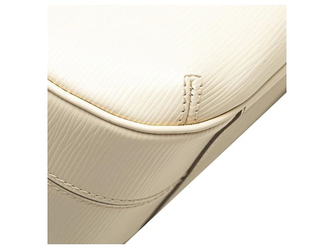 Borsa a tracolla Louis Vuitton Epi Turenne GM bianca Bianco - vista 8