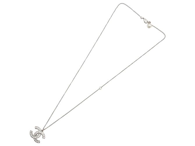 Collana con pendente Chanel CC in ottone con strass e perle finte argento - vista 3