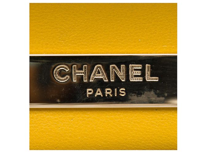 Borsa Chanel Mini Lambskin Paris Le19M Charming Top Handle Flap Satchel Gialla Giallo - vista 5