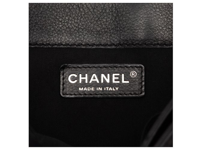 Borsa a tracolla Chanel Boy Reverso con patta in pelle di vitello nera Medium Nero - vista 5
