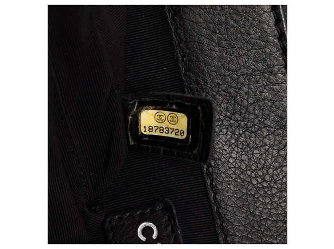 Borsa a tracolla Chanel Boy Reverso con patta in pelle di vitello nera Medium Nero - vista 6