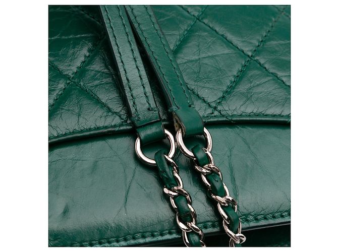 Bolsa transversal Chanel CC em couro de vitelo amassado acolchoado verde com bolso frontal - vista 10
