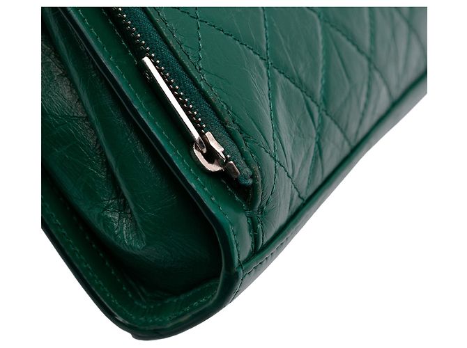 Bolsa transversal Chanel CC em couro de vitelo amassado acolchoado verde com bolso frontal - vista 7