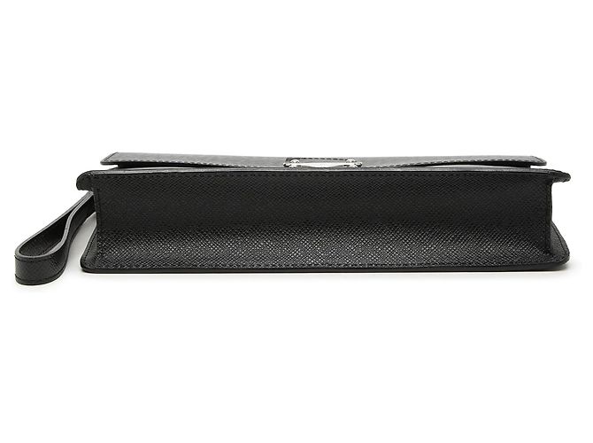 Clutch Louis Vuitton Taiga Belaia nera Nero - vista 3