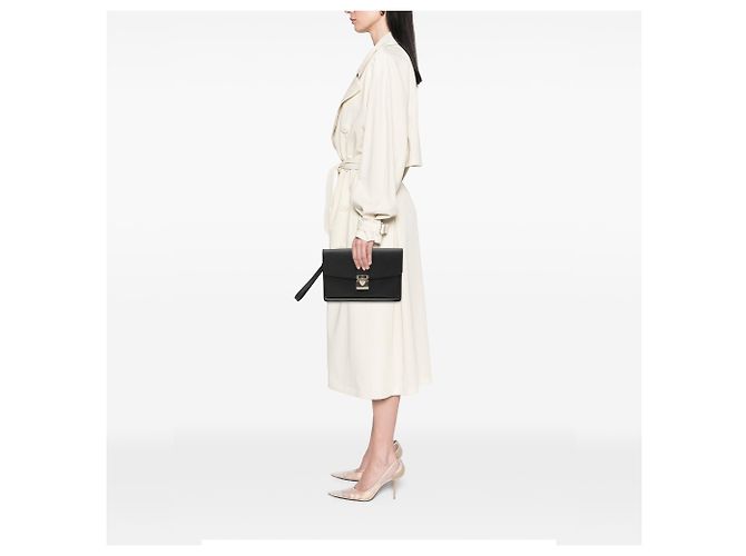 Clutch Louis Vuitton Taiga Belaia nera Nero - vista 7