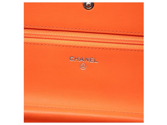 Borsa a tracolla Chanel CC Patent Caviar Wallet On Chain Arancione - vista 5