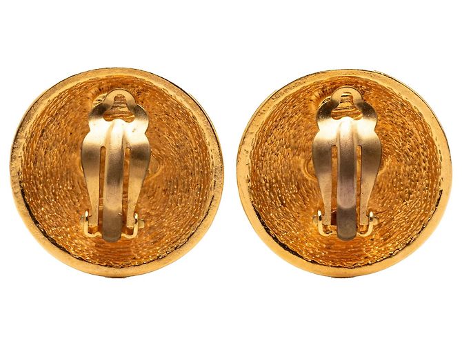 Orecchini a clip rotondi Chanel Gold Plated CC trapuntati Oro D'oro - vista 2