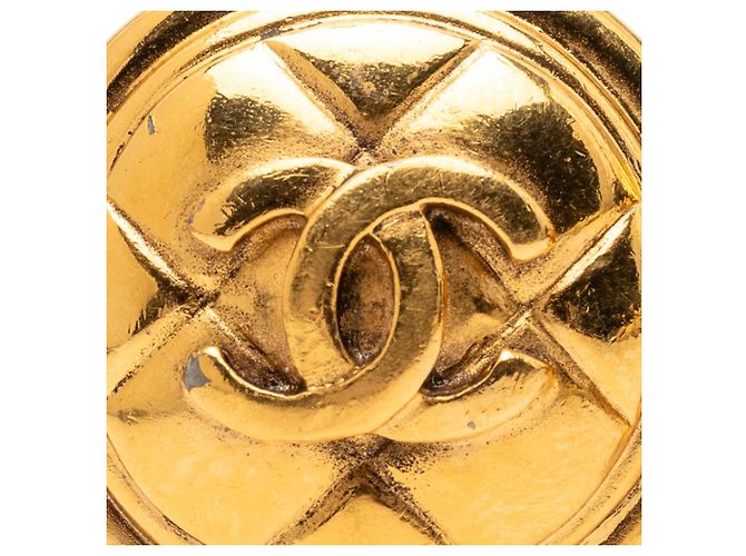Orecchini a clip rotondi Chanel Gold Plated CC trapuntati Oro D'oro - vista 3