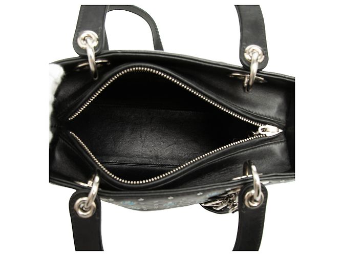 Borsa Lady Dior Medium in pelle di vitello nera con fiori ricamati Nero - vista 4