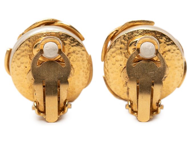 Chanel Gold Plated Triple CC Perlen Clip-Ohrringe Golden - Ansicht 2