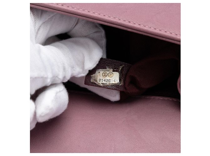 Le Boy Bolsa transversal Chanel Old Medium Boy Flap em couro de bezerro acolchoado e amassado com tachas rosa - vista 6