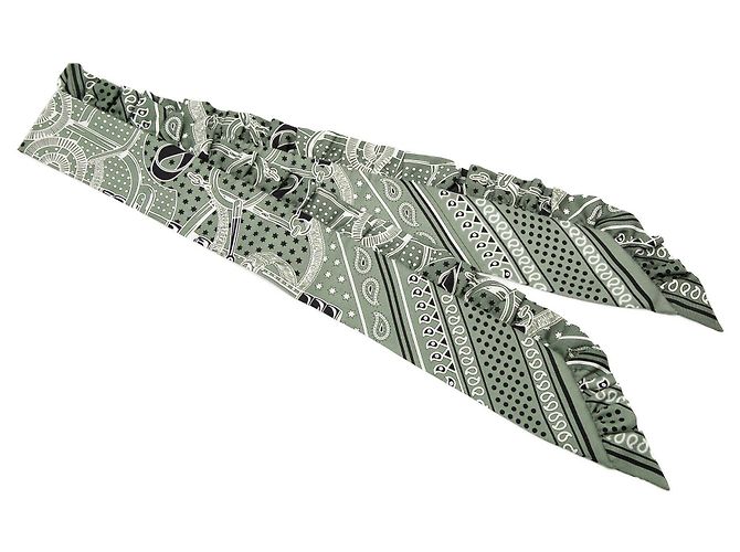 Sciarpa di seta Hermès Eperon D Or Bandana Ruffled Twilly verde - vista 2