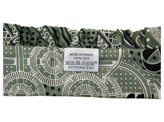 Sciarpa di seta Hermès Eperon D Or Bandana Ruffled Twilly verde - vista 4