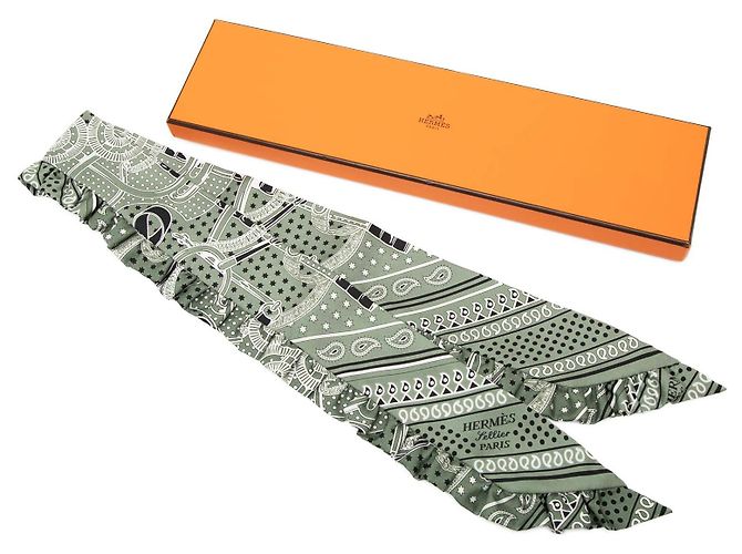 Sciarpa di seta Hermès Eperon D Or Bandana Ruffled Twilly verde - vista 7