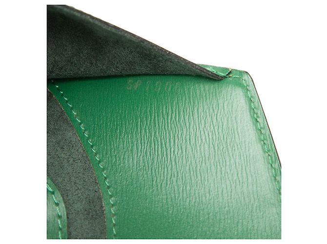 Borsa a tracolla Louis Vuitton Epi Cluny verde - vista 6
