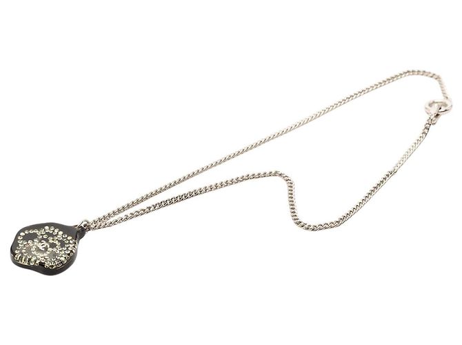 Collana con pendente in ottone argentato Chanel, camelia in resina e strass Argento - vista 5