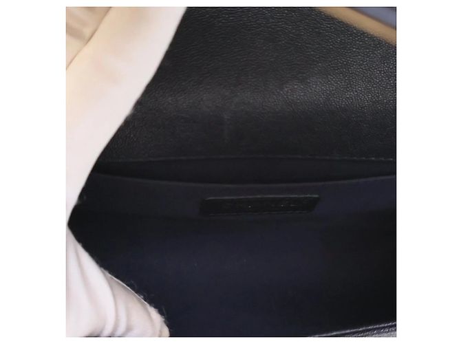 Borsa a tracolla Chanel Boy Flap in pelle Caviar trapuntata blu Old Medium - vista 5
