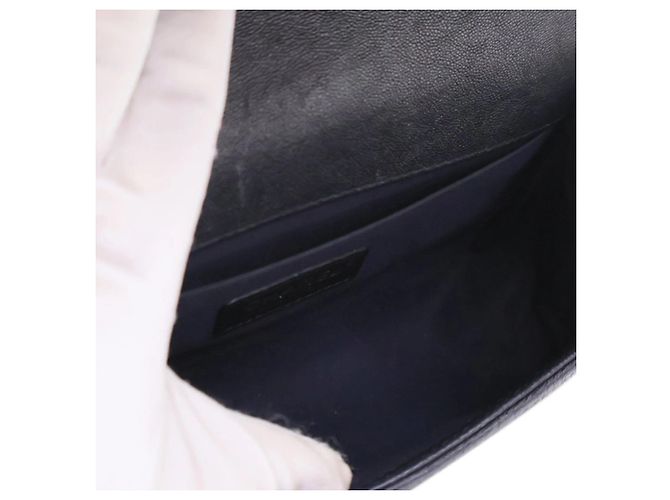 Borsa a tracolla Chanel Boy Flap in pelle Caviar trapuntata blu Old Medium - vista 6