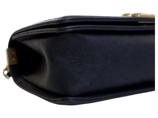 Borsa a tracolla Chanel Boy Flap in pelle Caviar trapuntata blu Old Medium - vista 9