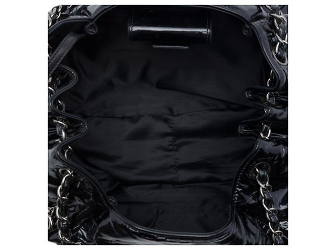 Bolso Tote Chanel Accordion Camellia en charol negro - vista 4