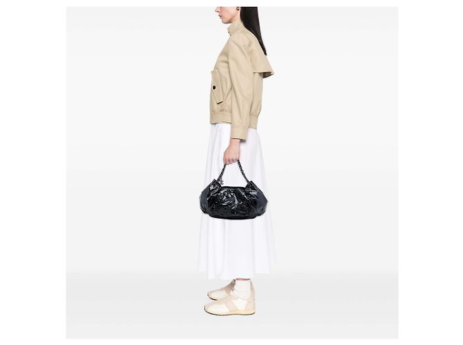 Bolso Tote Chanel Accordion Camellia en charol negro - vista 6