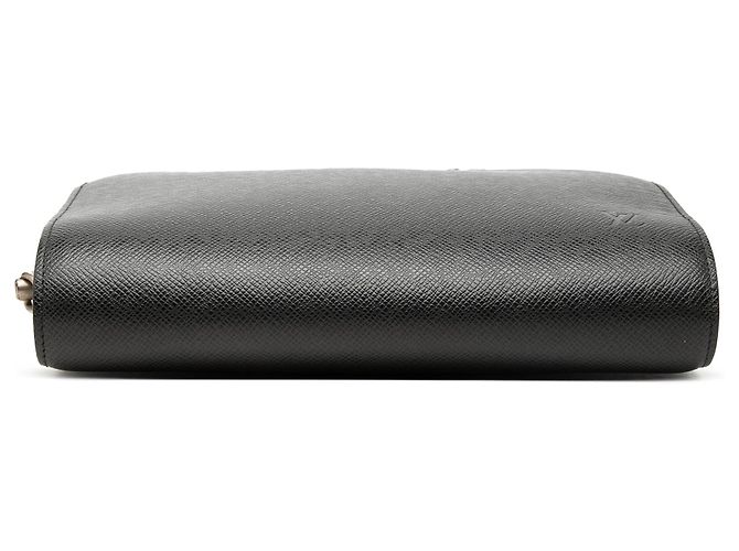 Pochette Baikal in pelle Taiga nera Louis Vuitton Nero - vista 3