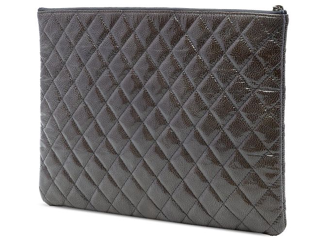 Clutch Chanel Large Crinkled Patent O Case Grigia Grigio - vista 2