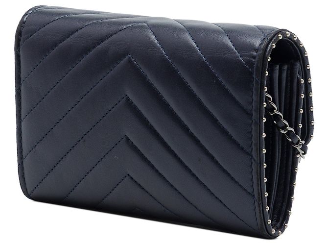Wallet On Chain Borsa a tracolla Chanel CC Chevron in agnello borchiato blu - vista 2
