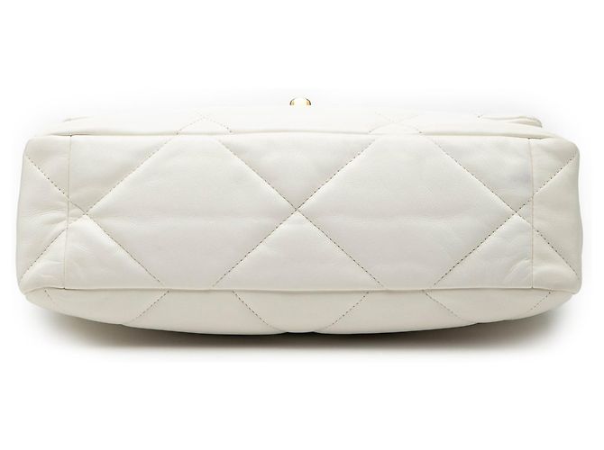 Borsa Chanel Large 19 in agnello bianco - vista 3