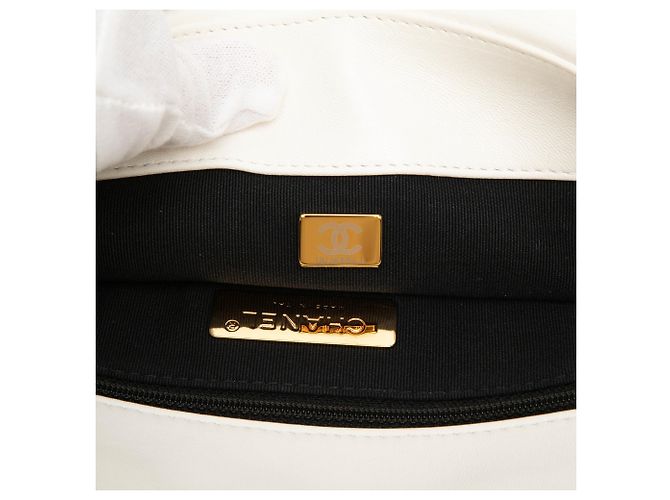 Borsa Chanel Large 19 in agnello bianco - vista 6