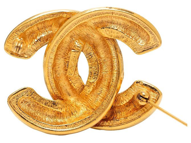 Spilla Chanel CC trapuntata placcata oro D'oro - vista 3