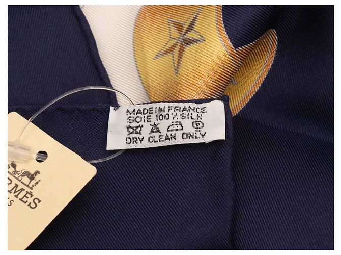 Hermès Sciarpa in seta Hermes Liberty di Joachim Metz con stampa multicolore e blu navy - vista 3